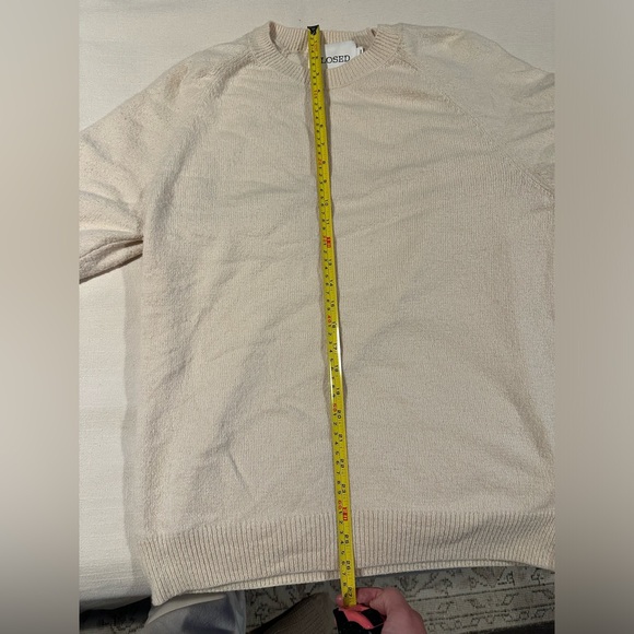 Men’s cream Size M sweater. Never worn. - Picture 6 of 7